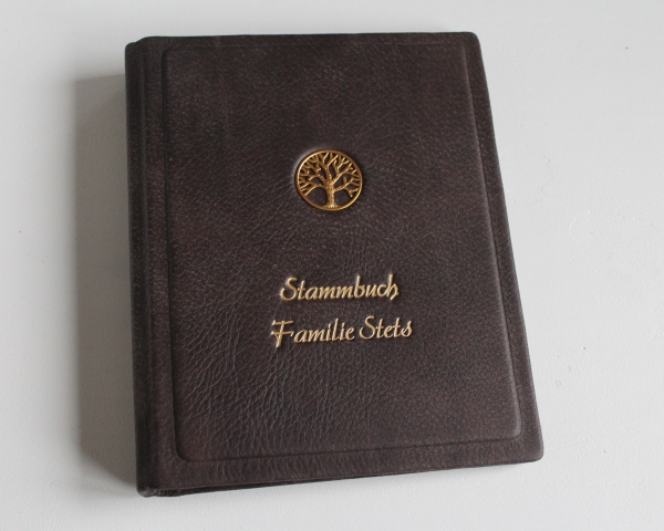 Stammbuch "Goldene Lebensbaum" aus braunem Büffelleder, DIN A5